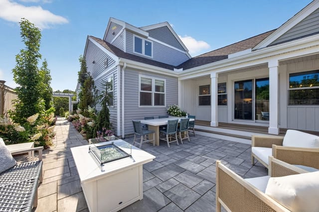 3-bed Condo at 98 Aurora Sky # 98, Plymouth