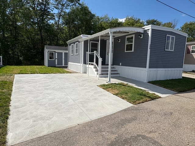 2-bed Single Family at 300 East Washington Street # 34R, North Attleboro