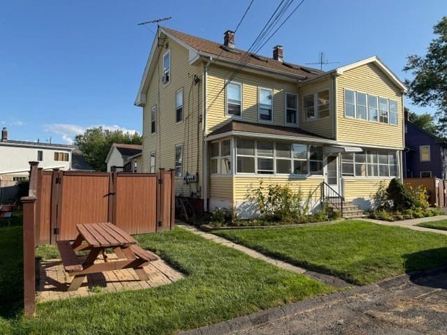 9-bed Multi-Family at 11 Maple Avenue, Northampton