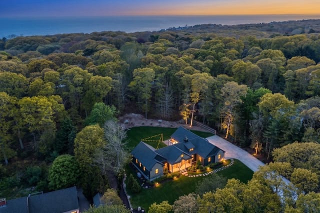 Casa Unifamiliar de 3 quartos em 27 Evangeline Rd, Falmouth