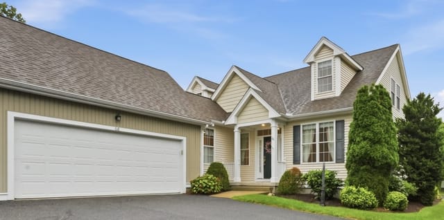 2-bed Condo at 68 Braeburn Ln # 68, Ashland