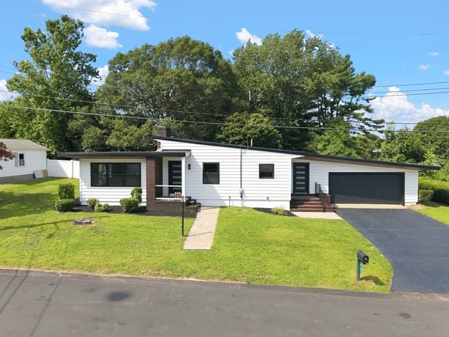 Casa Unifamiliar de 3 quartos em 21 Hilltop Rd, Dartmouth