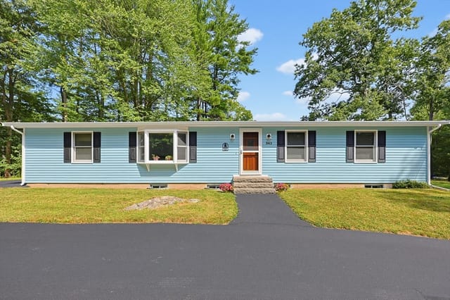 4-bed Single Family at 343 Central St, Foxboro