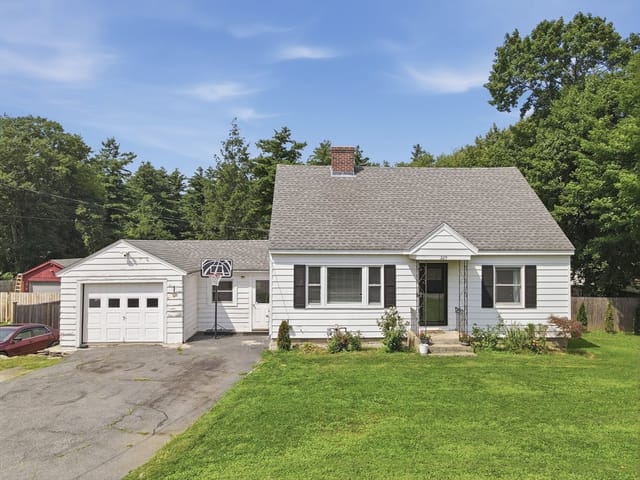 Casa Unifamiliar de 4 habitaciones en 229 Whalom Rd, Lunenburg