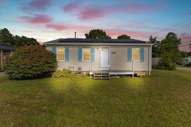 Casa Unifamiliar de 2 quartos em 28 Sunset Blvd, Wareham