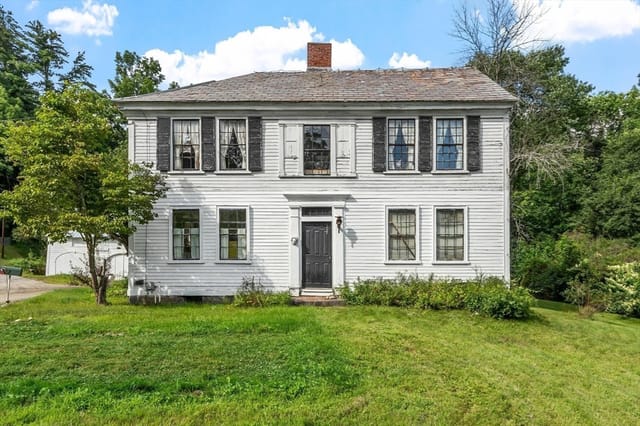 Casa Unifamiliar de 5 habitaciones en 488 S Main St, Athol