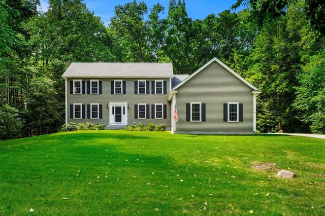 Casa Unifamiliar de 3 quartos em 14 Village Rd, Pepperell