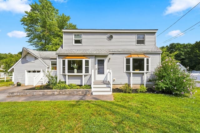 3-bed Single Family at 1251 Shawsheen St, Tewksbury
