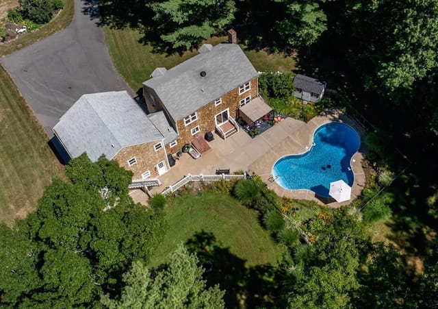 Casa Unifamiliar de 4 habitaciones en 10 Brenrae Dr, Middleboro