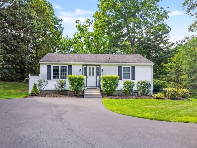 Casa Unifamiliar de 2 quartos em 33 Longley Rd, Groton
