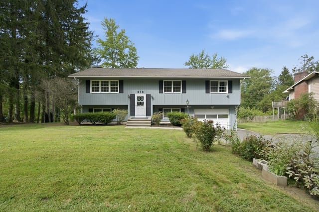 5-bed Single Family at 210 Strong St, Amherst