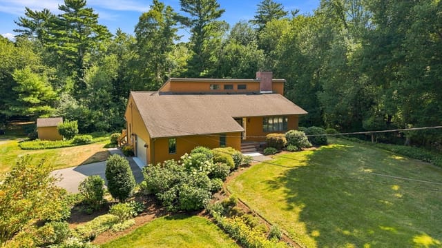 3-bed Single Family at 6 Snow Fields Rd, Mattapoisett