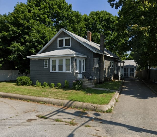 3-bed Single Family at 21 Avalon St, Stoughton