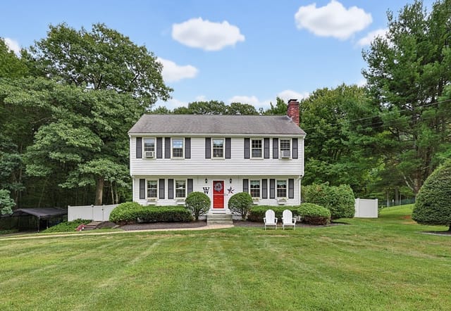 Casa Unifamiliar de 4 quartos em 3 Bens Way, Hopedale