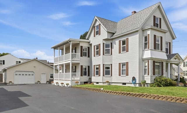 6-bed Multi-Family at 109 4th St., Leominster