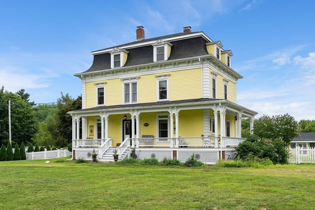 Casa Unifamiliar de 5 habitaciones en 351 Plymouth Street, Middleboro