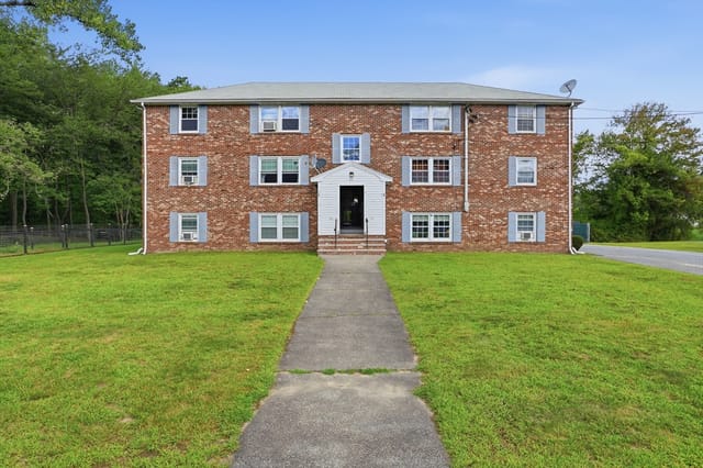 Condominio de 2 habitaciones en 23 Frank St # 6, Dracut