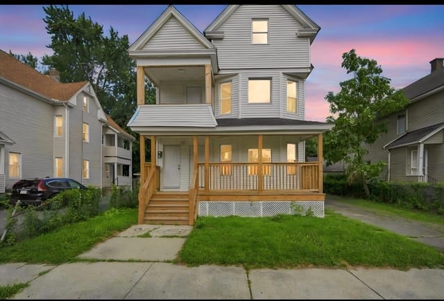 Multifamiliar de 8 quartos em 35-37 Ozark St, Springfield