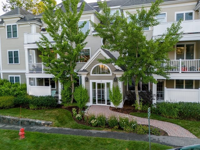 Condominio de 2 habitaciones en 122 Johnson Woods Dr # 103, Reading