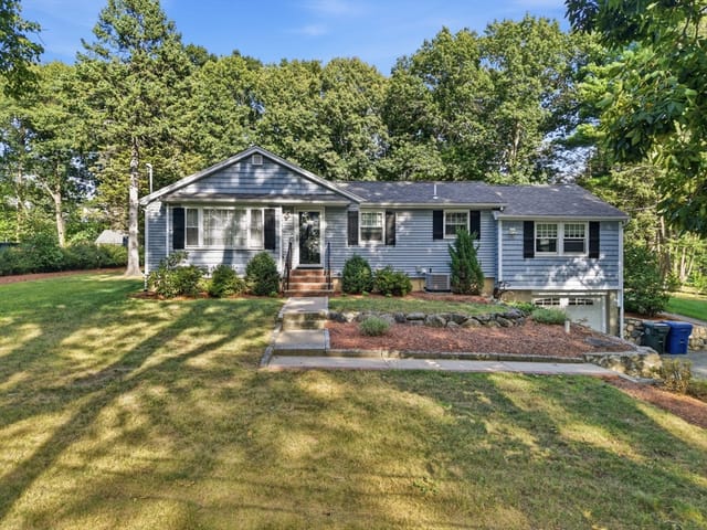 Casa Unifamiliar de 4 habitaciones en 161 Summer St, Danvers