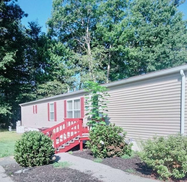 2-bed Single Family at 16 Hemlock Street, Rockland