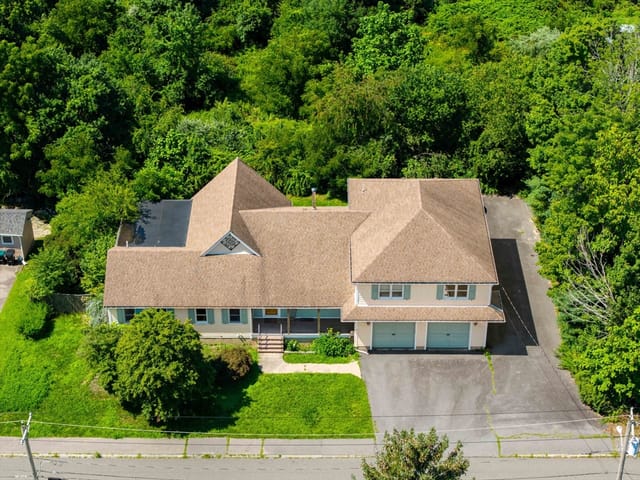 5-bed Single Family at 55 Crescent St, Bridgewater