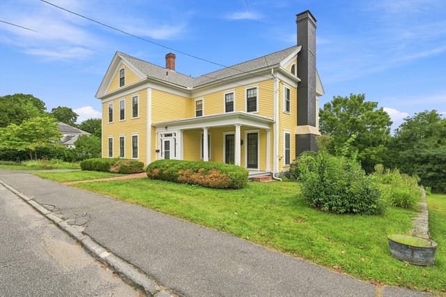 4-bed Single Family at 11 High St, Monson