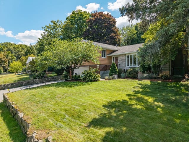 4-bed Single Family at 184 Concord Ave, Lexington
