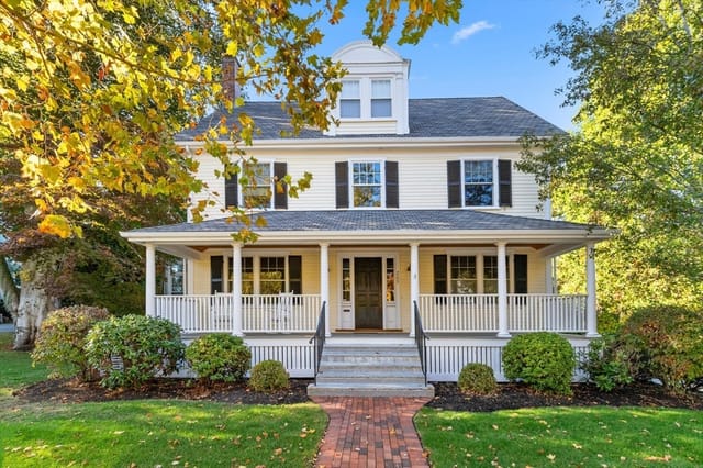 Casa Unifamiliar de 5 quartos em 209 Waltham St, Lexington