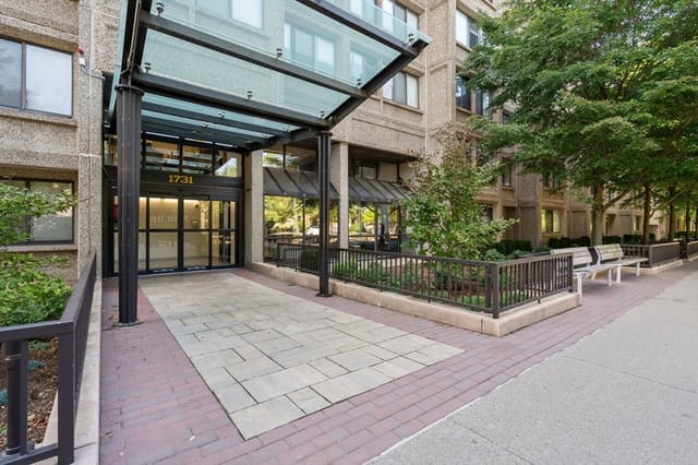 Condominio de 2 habitaciones en 1731 Beacon Street # 402, Brookline