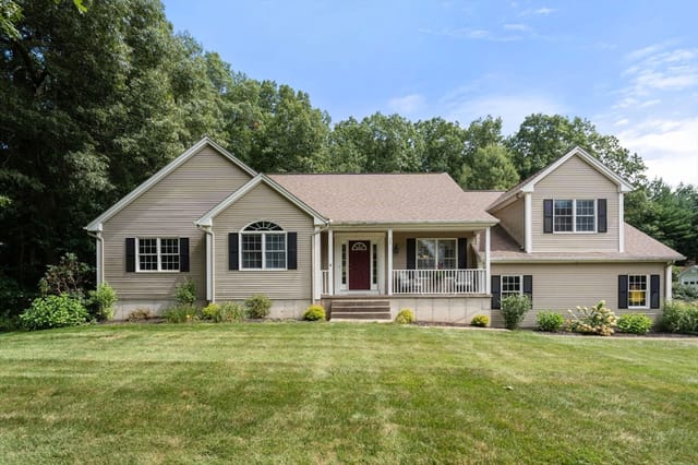 3-bed Single Family at 75 Hillcrest Circle, Westfield