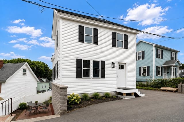 6-bed Single Family at 11 Hovey St, Woburn