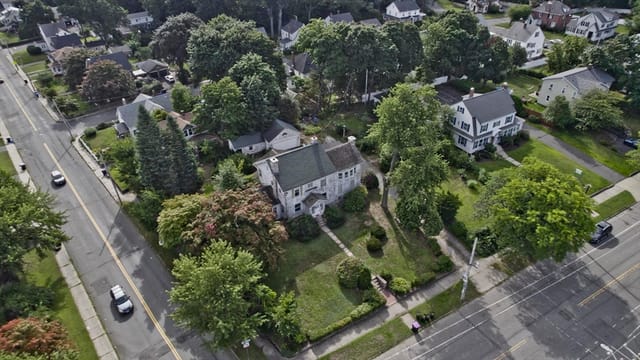 4-bed Single Family at 1750 Northampton St., Holyoke