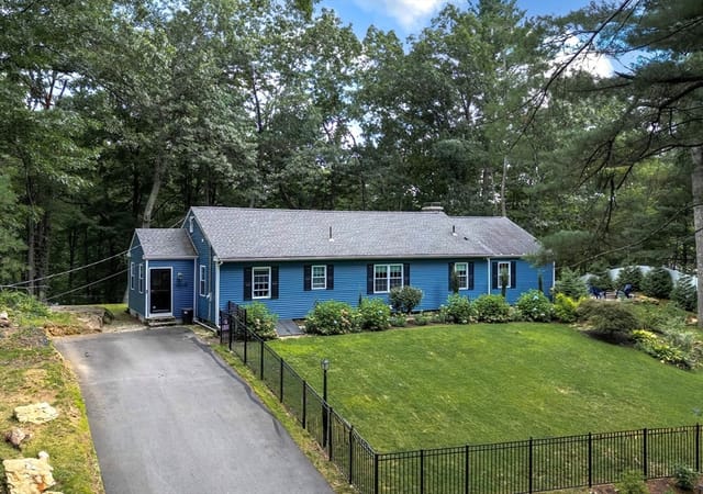 4-bed Single Family at 17 Gardner Ave, Sturbridge