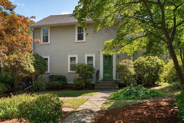 Casa Unifamiliar de 3 habitaciones en 1028 Webster Street, Needham