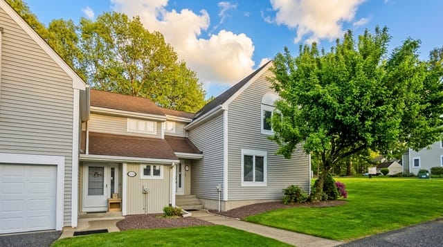 Condomínio de 2 quartos em 2205 Boston Road # C20, Wilbraham