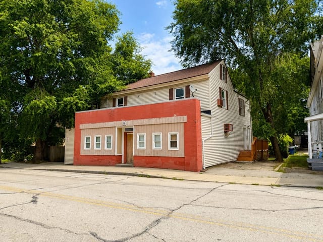 6-bed Multi-Family at 135-137 Elm St, Southbridge