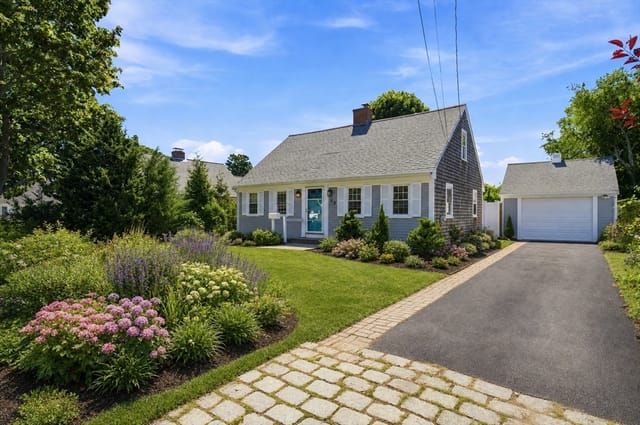 Casa Unifamiliar de 4 quartos em 35 Walnut St, Barnstable