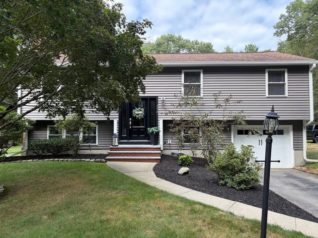 3-bed Single Family at 370 Forest Street, Dighton