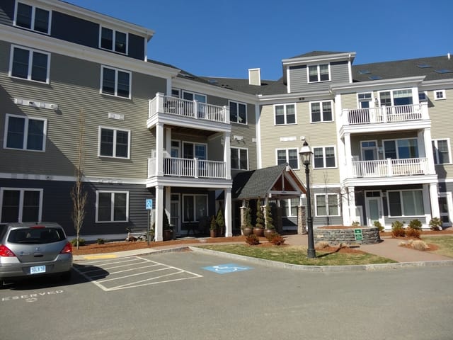 Condominio de 1 habitaciones en 39 Taylor Drive # 3008, Reading
