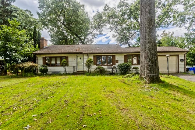 Casa Unifamiliar de 3 quartos em 240 E Allen Ridge Rd, Springfield