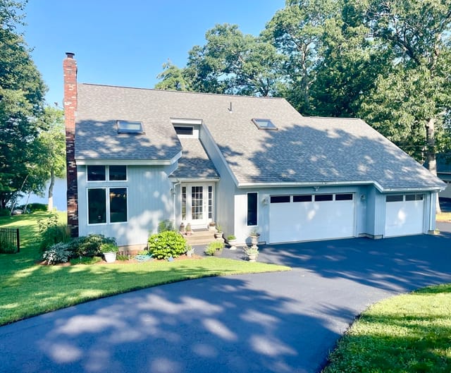 5-bed Single Family at 11 Cove Dr, Sturbridge