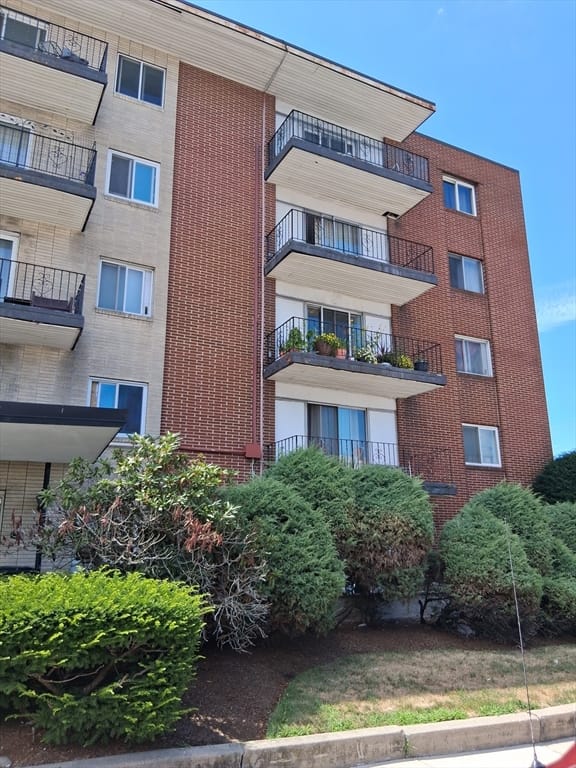1-bed Condo at 80 Main St # 9, Malden