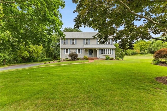Casa Unifamiliar de 5 quartos em 435 Highland Street, East Bridgewater