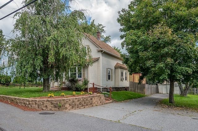 3-bed Single Family at 317 Oxford St  N, Auburn