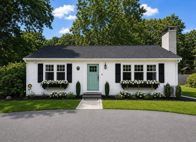 Casa Unifamiliar de 3 quartos em 329 Swift Ave, Barnstable