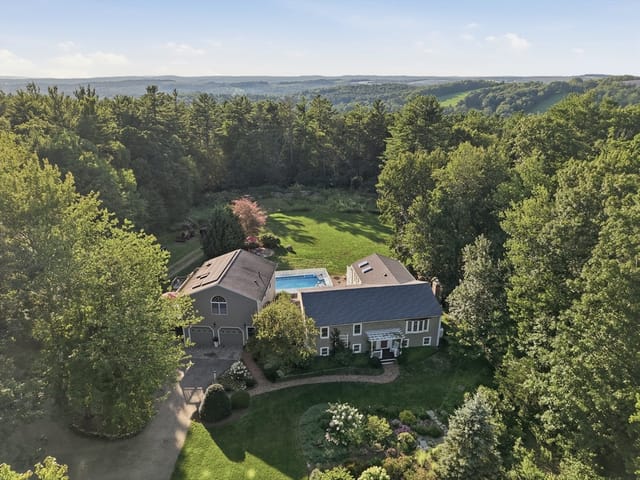 5-bed Single Family at 75 Paxton Road, Spencer