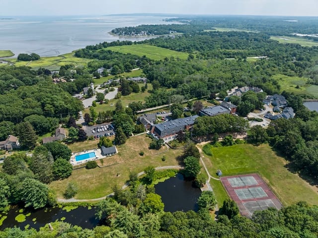 2-bed Condo at 100 Parks St # 18, Duxbury