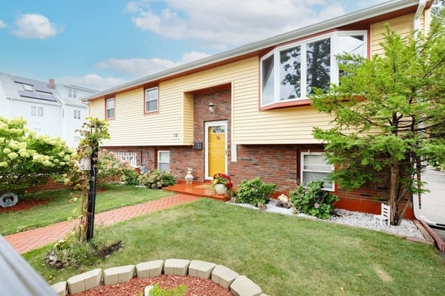 3-bed Single Family at 72 True St, Revere