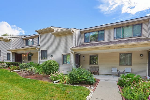 2-bed Condo at 129 Highwood Drive # 129, Franklin